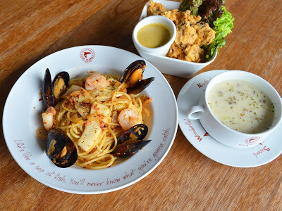 The Manhattan FISH MARKET Spicy Seafood Olio Free Main Course Discount Promo